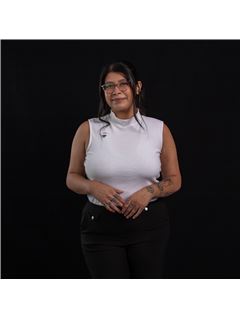 Renate Frias Renate Frias - RE/MAX HELLO