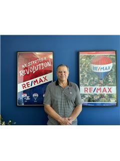 Associate - Gustavo Veliz - RE/MAX HELLO