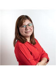 Yessenia Escobar Yessenia Escobar - RE/MAX LEGACY