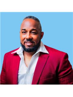 Associate - Philip Mckenley - RE/MAX ELITE REALTY 3