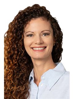 Asociado de Venta/Agente - Cher Kuttner - RE/MAX CAYMAN ISLANDS