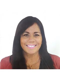 Asociado de Venta/Agente - Raquel Madera - RE/MAX DORADO REALTY