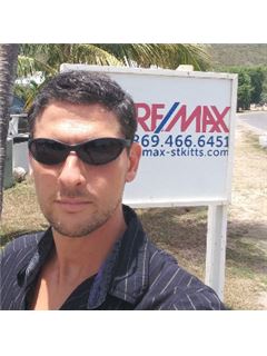Associate - Alex Doche - RE/MAX PARADISE PROPERTIES