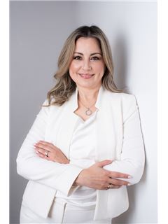 Mariel Rivera - RE/MAX REAL REALITY 