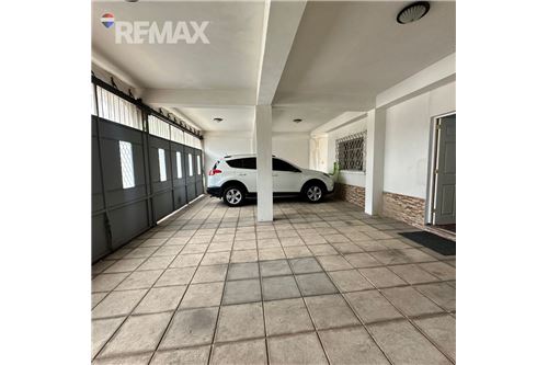 Te Koop-Bedrijfsmatig / Detailhandel-Zona 1, Guatemala, Guatemala-902611001-67