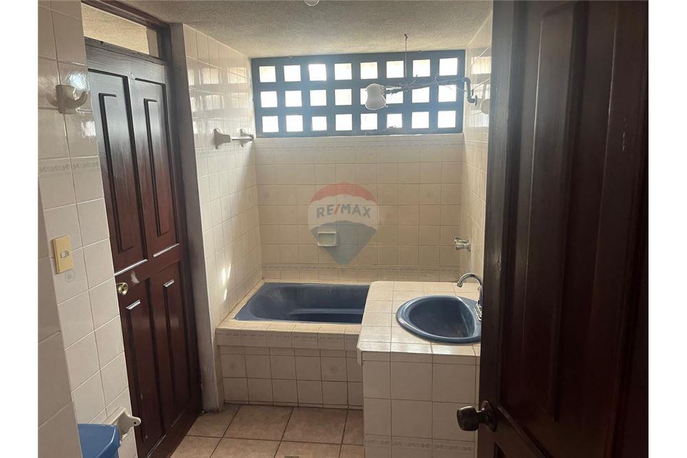 Villa - For Sale - Mixco, Guatemala, Guatemala - 3 - 902091008-11