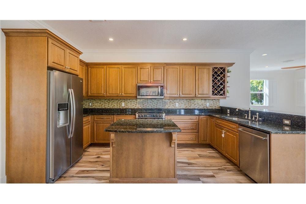 Villa - Te Koop - W Bay North East, West Bay, Cayman Islands - 10 - 90146012-238