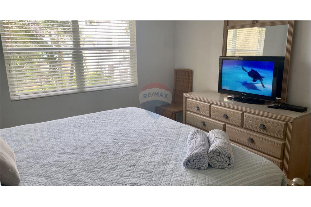 Condo/Apartment - For Sale - W Bay Bch South, Seven Mile, Cayman Islands - 25 - 90146002-459