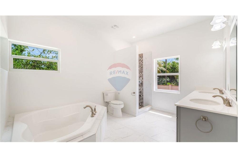 Villa - For Sale - Savannah, Savannah, Cayman Islands - 21 - 90146004-170