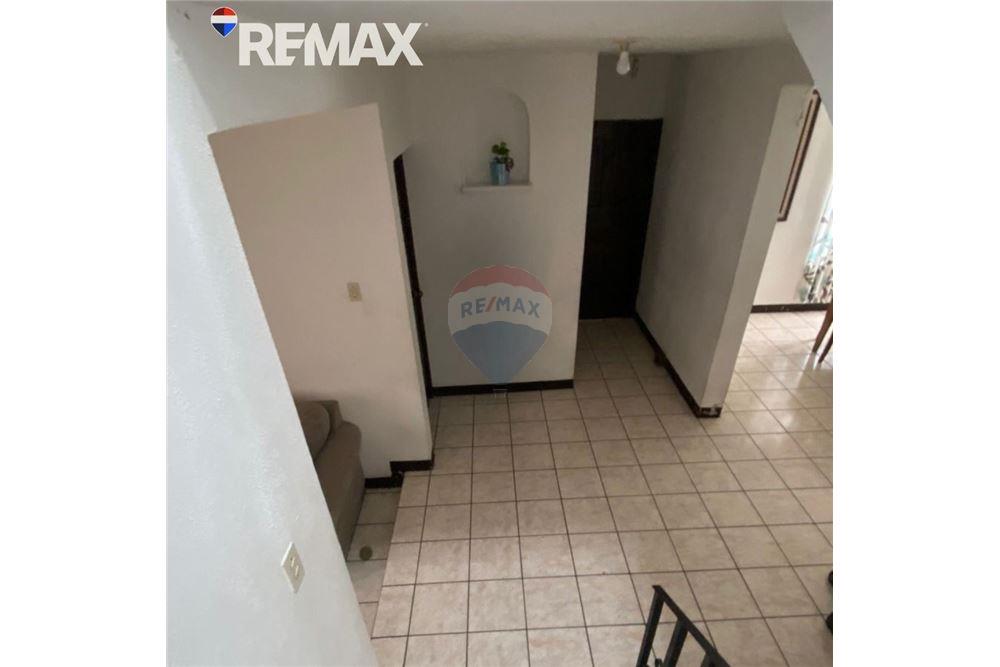 Villa - Te Koop - Mixco, Guatemala, Guatemala - 2 - 902611001-83