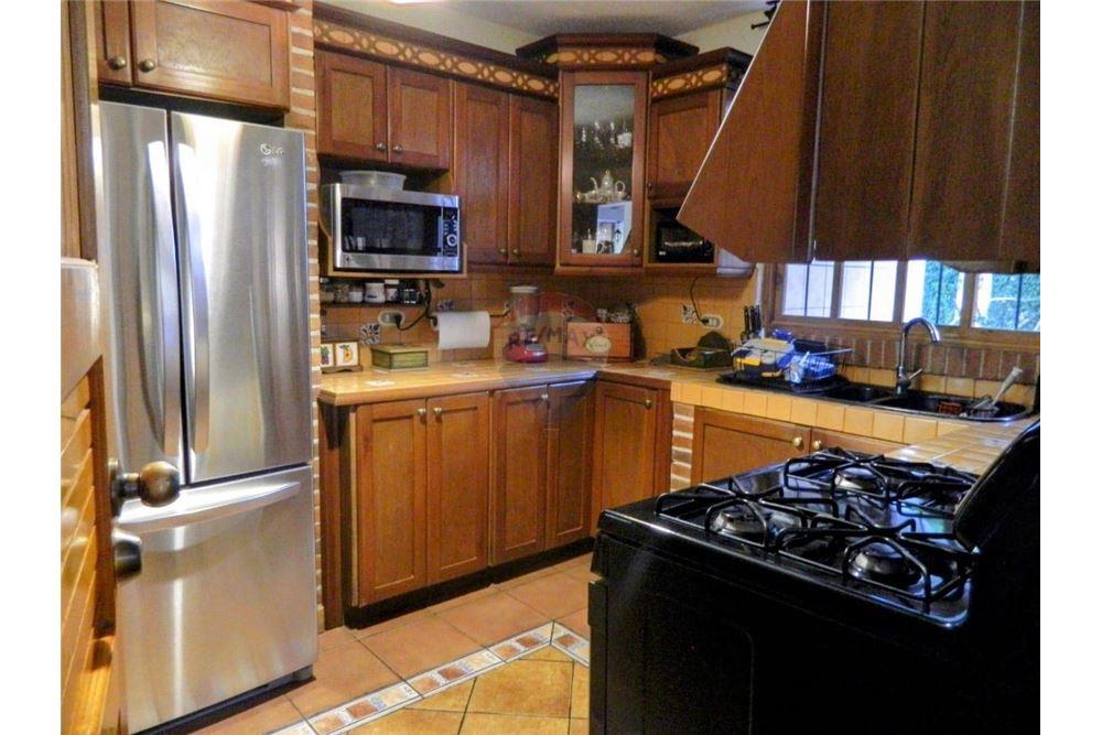 Villa - Venta - San Lucas Sacatepéquez, Sacatepéquez, Guatemala - 5 - 90129016-27