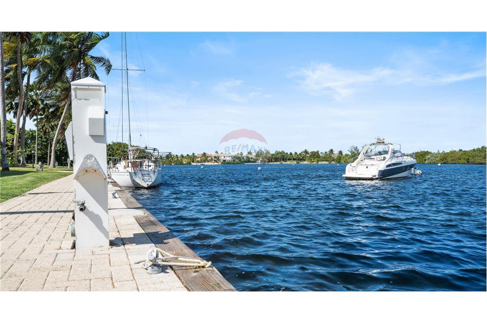 Condo/Apartment - For Sale - W Bay Bch North, West Bay, Cayman Islands - 15 - 90146042-49