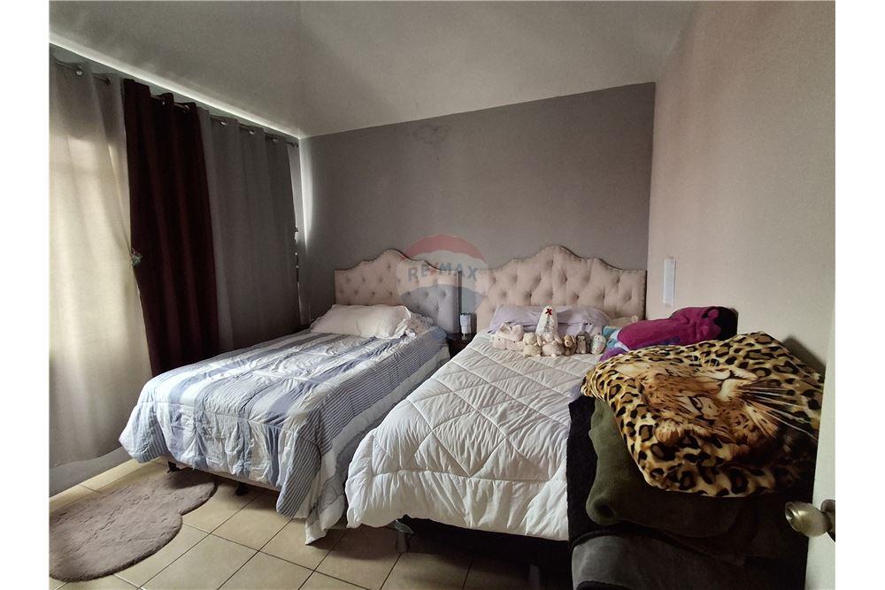 Villa - Te Koop - Mixco, Guatemala, Guatemala - 11 - 902091021-6