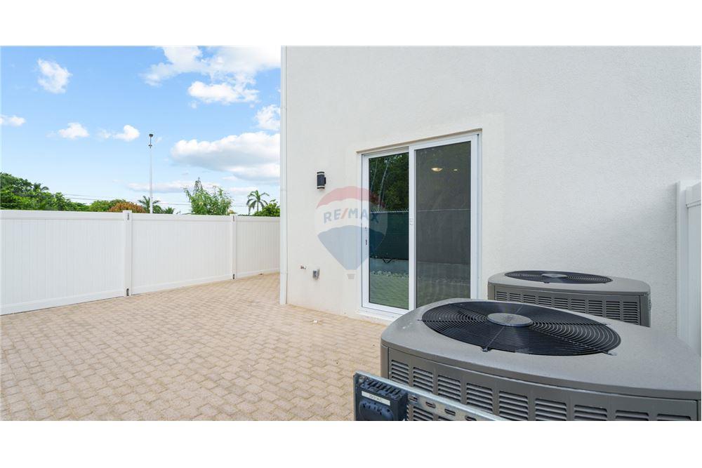 Appartement - Te Koop - George Town, Grand Cayman, Cayman Islands - 18 - 90146018-316