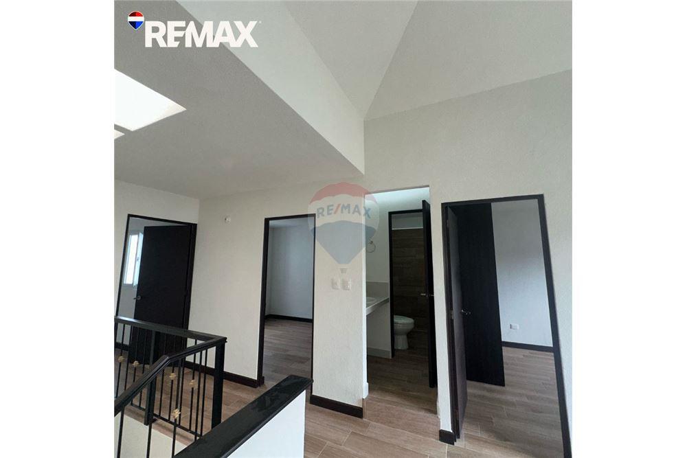 Villa - For Sale - San José Pinula, Guatemala, Guatemala - 12 - 902611001-98