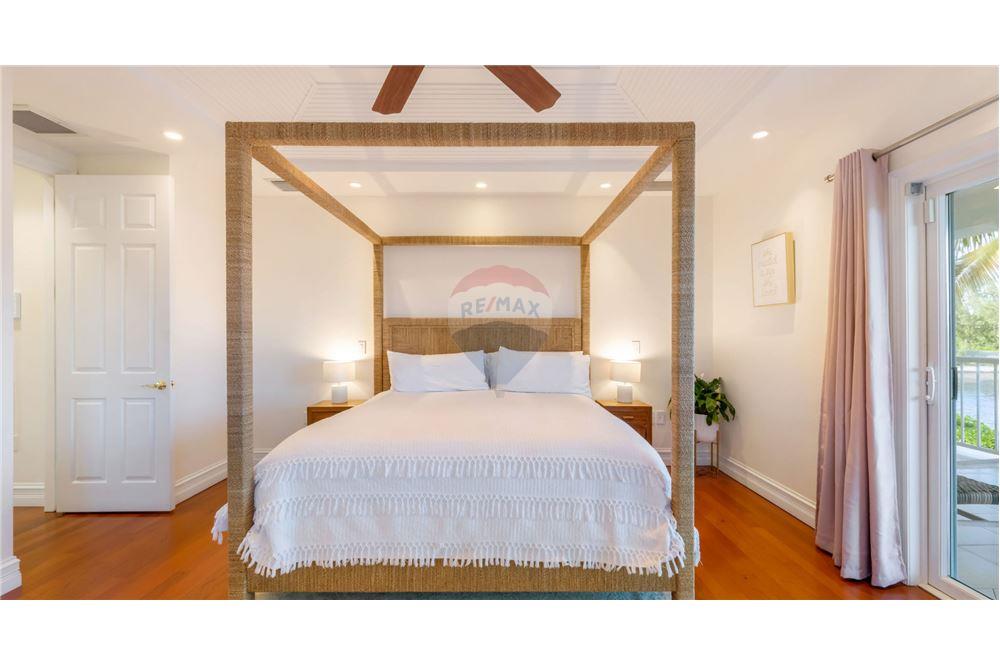Villa - For Sale - W Bay Bch North, West Bay, Cayman Islands - 23 - 90146034-171