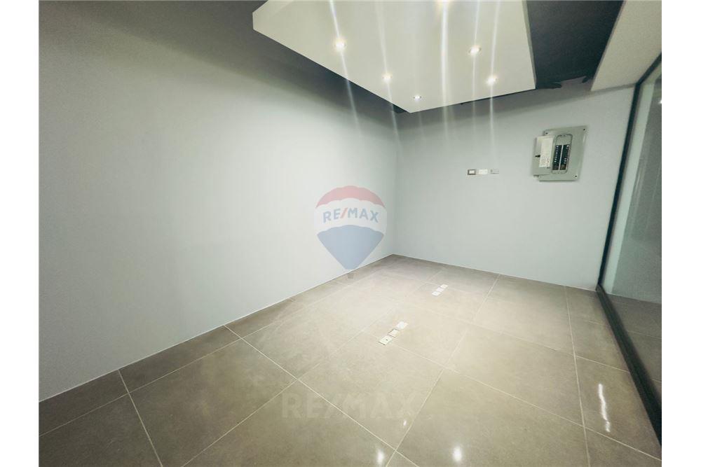 Bedrijfsmatig / Detailhandel - Te Koop - Zona 14, Guatemala, Guatemala - 10 - 902611006-6