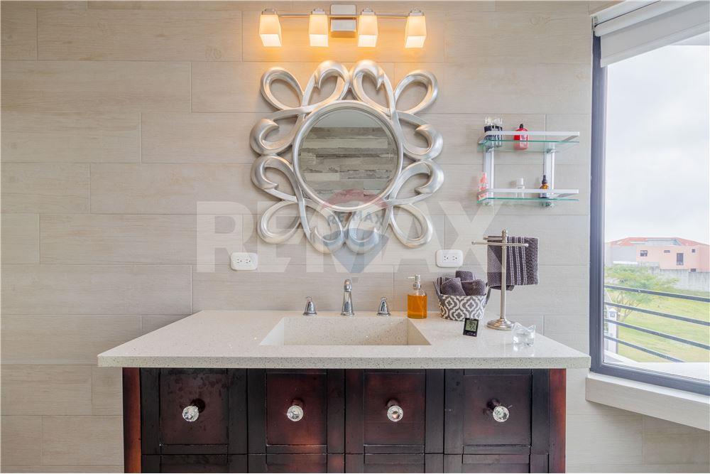 Villa - Venta - Fraijanes, Guatemala, Guatemala - 6 - 902091020-12