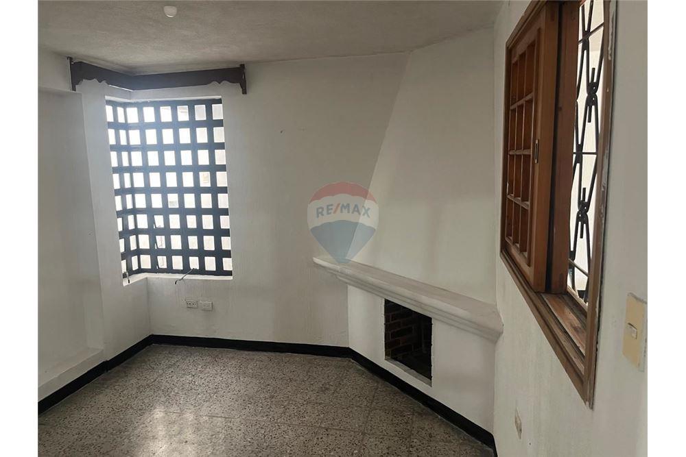 Villa - For Sale - Mixco, Guatemala, Guatemala - 11 - 902091008-11