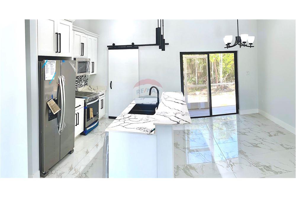 Villa - Te Koop - High Rock, Frank Sound, Cayman Islands - 3 - 90146033-41