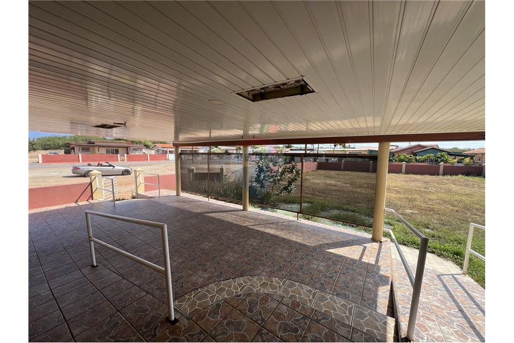 Bedrijfsmatig / Detailhandel - Te Koop - Sint Nicolaas, Aruba, Aruba - 53950 - 90105035-27