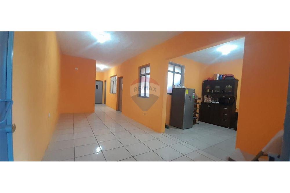 Villa - For Sale - San Miguel Dueñas, Sacatepéquez, Guatemala - 1 - 90129001-365