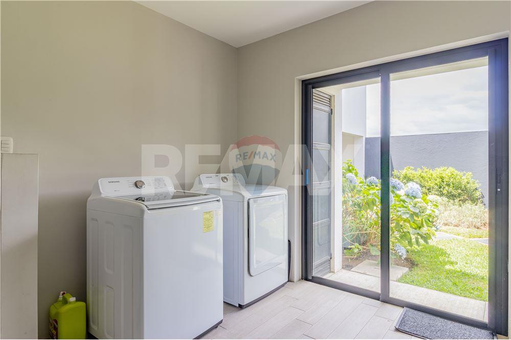 Villa - Venta - Fraijanes, Guatemala, Guatemala - 32 - 902091020-12