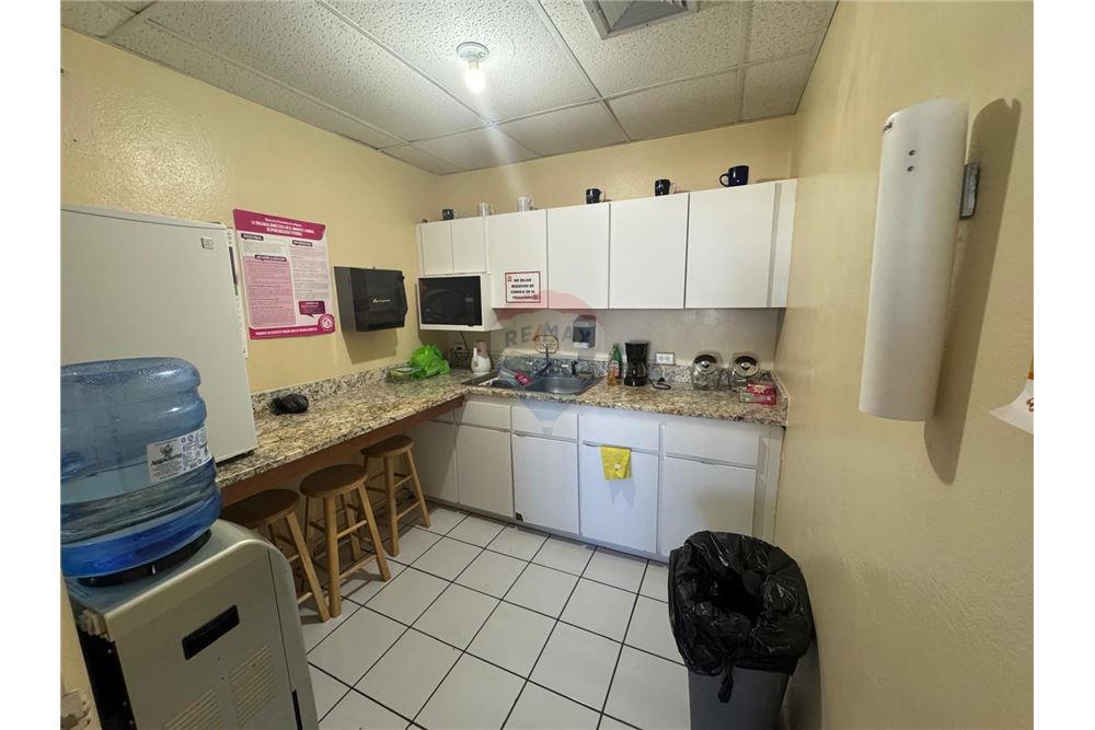 Bedrijfsmatig / Detailhandel - Te Koop - Puerto Nuevo, San Juan, Puerto Rico - 10 - 90102025-337