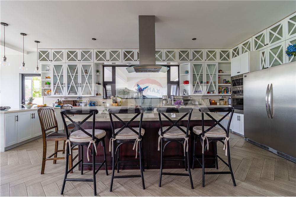 Villa - Venta - Fraijanes, Guatemala, Guatemala - 28 - 902091020-12