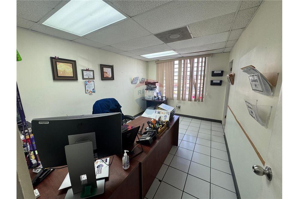 Bedrijfsmatig / Detailhandel - Te Koop - Puerto Nuevo, San Juan, Puerto Rico - 4 - 90102025-337