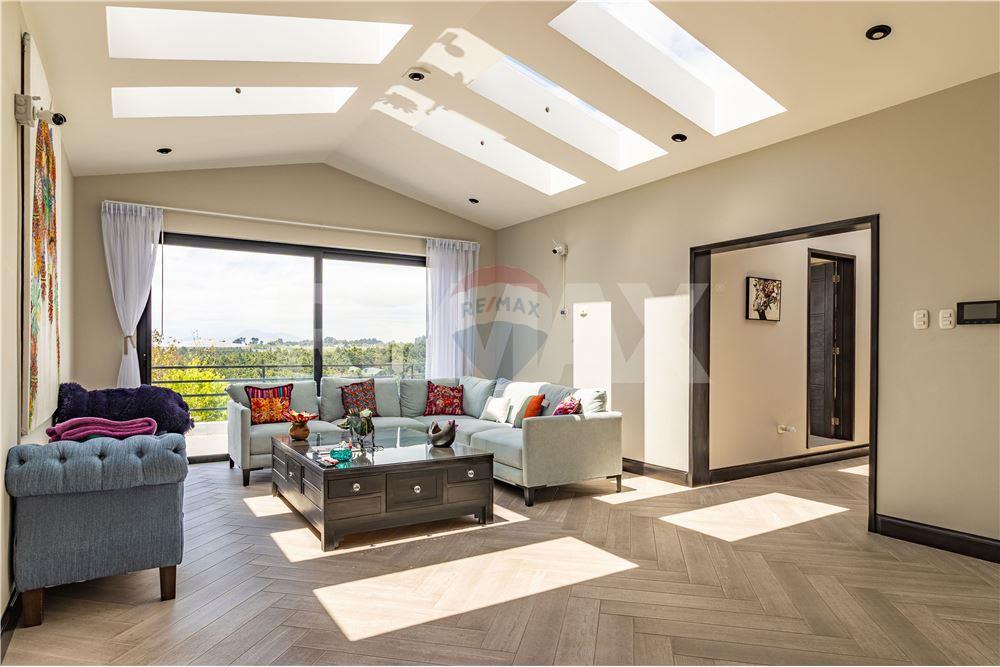 Villa - Venta - Fraijanes, Guatemala, Guatemala - 16 - 902091020-12