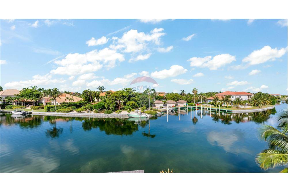 Villa - For Sale - W Bay Bch North, West Bay, Cayman Islands - 30 - 90146034-194