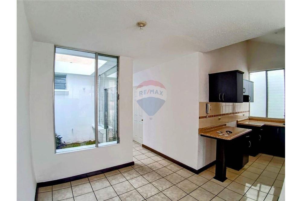 Villa - Te Koop - San Lucas Sacatepéquez, Sacatepéquez, Guatemala - 3 - 90129016-52