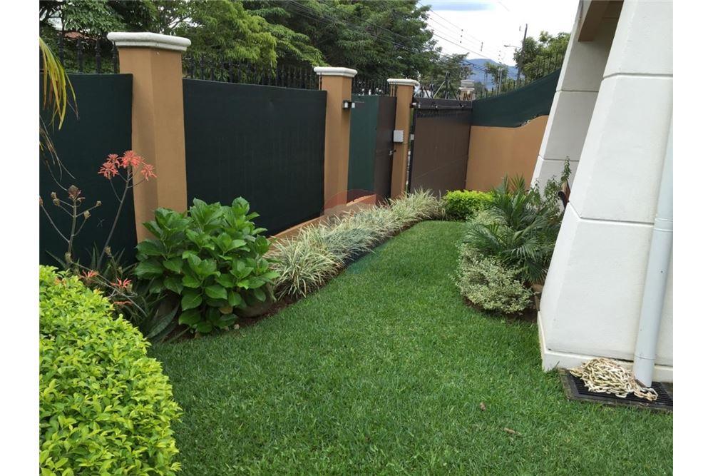 Villa - For Sale - Curridabat, San José - Curridabat, Costa Rica - 15 - 901251002-34