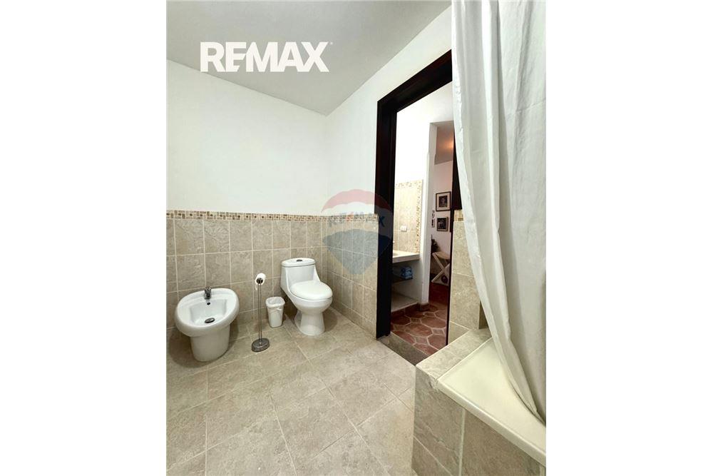 Villa - Venta - Mixco, Guatemala, Guatemala - 16 - 902691016-5
