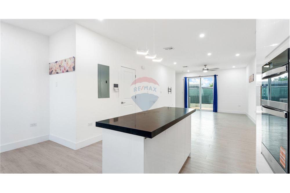 Appartement - Te Koop - George Town, Grand Cayman, Cayman Islands - 4 - 90146018-316