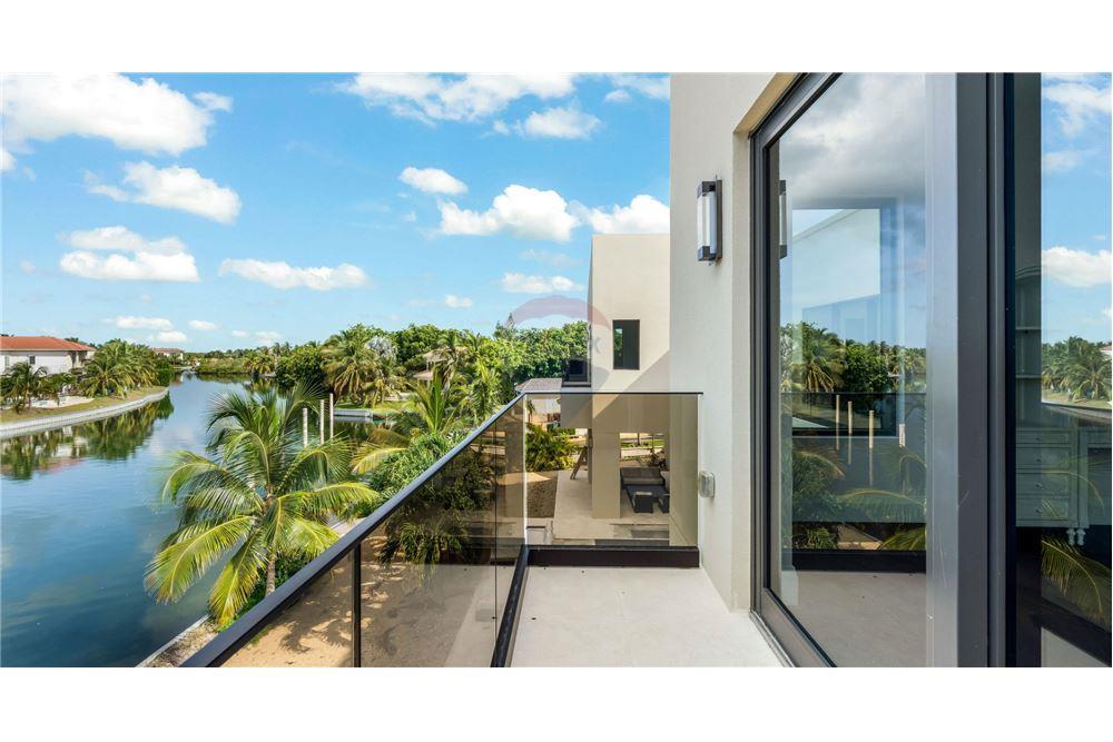 Villa - For Sale - W Bay Bch North, West Bay, Cayman Islands - 26 - 90146034-194