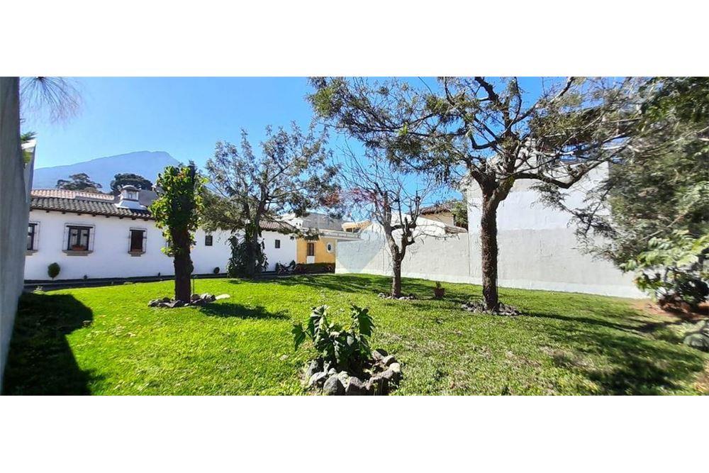 Land - For Sale - La Antigua Guatemala, Sacatepéquez, Guatemala - 1 - 90129001-374