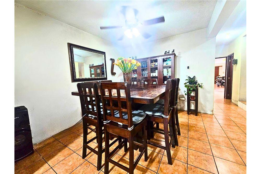 Villa - Te Koop - Mixco, Guatemala, Guatemala - 3 - 901491001-12