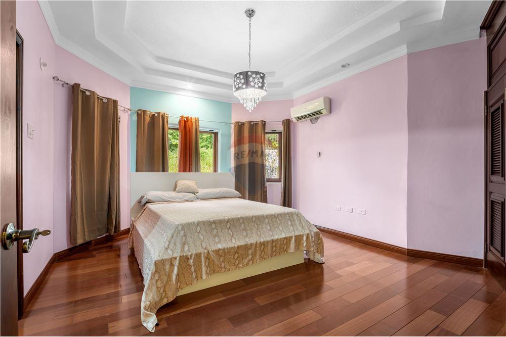 Villa - Te Koop - Kingston, Saint Andrew, Jamaica - 24 - 90153049-119