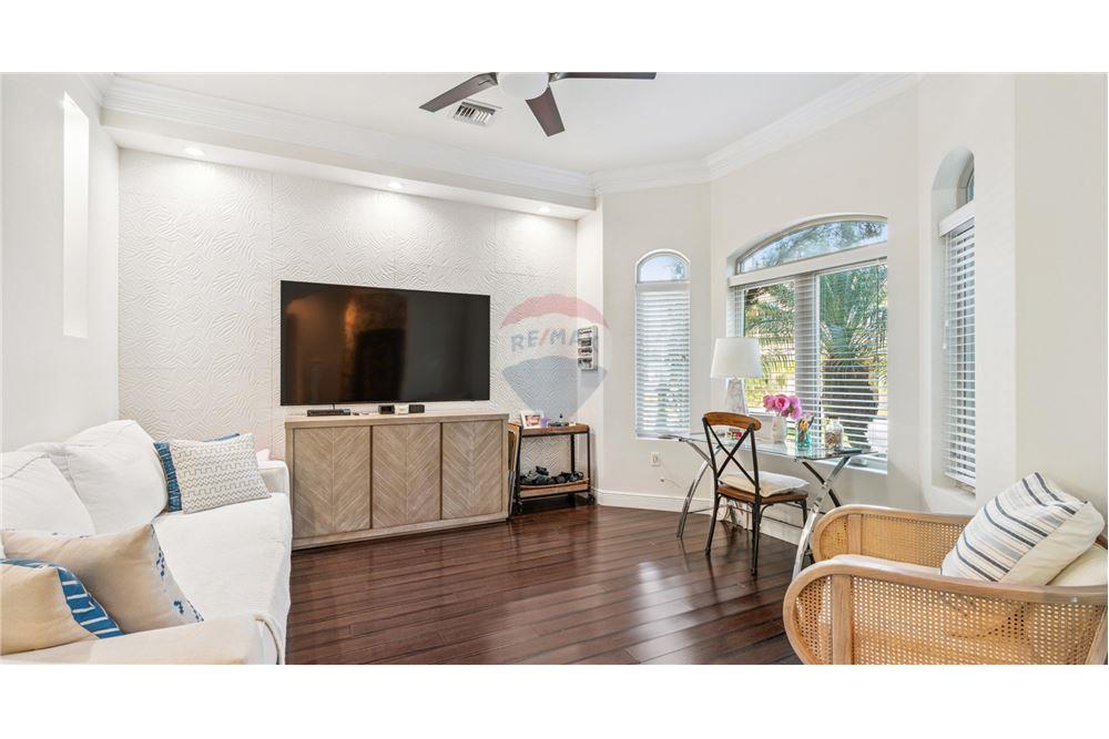 Villa - Venta - W Bay Bch South, Seven Mile, Islas Caimán - 9 - 90146011-180