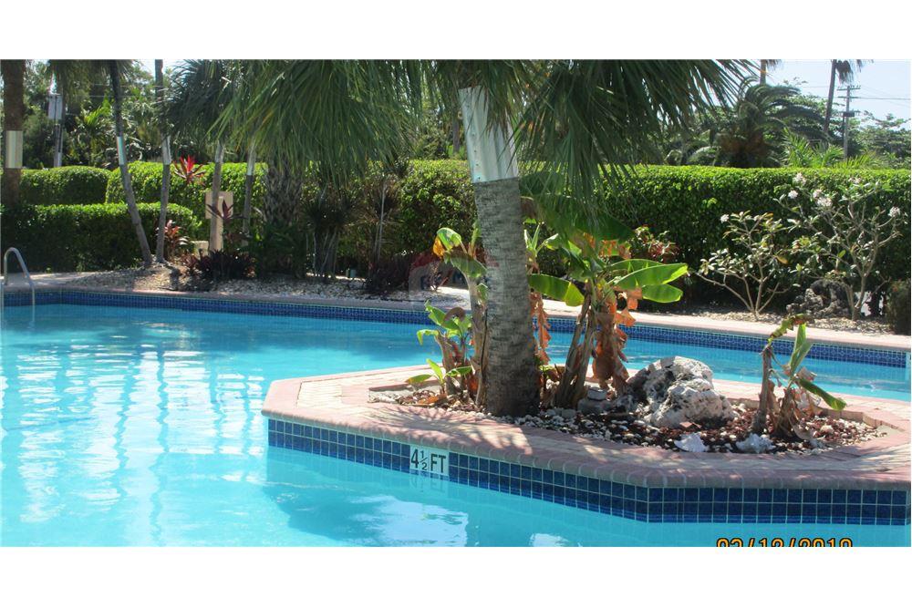 Condo/Apartment - For Sale - W Bay Bch South, Seven Mile, Cayman Islands - 13 - 90146002-459