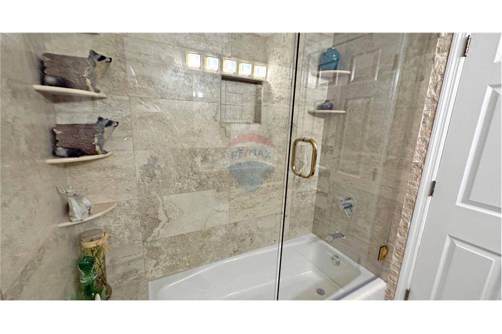 Appartement - Te Koop - George Town East, George Town, Cayman Islands - 16 - 90146011-181