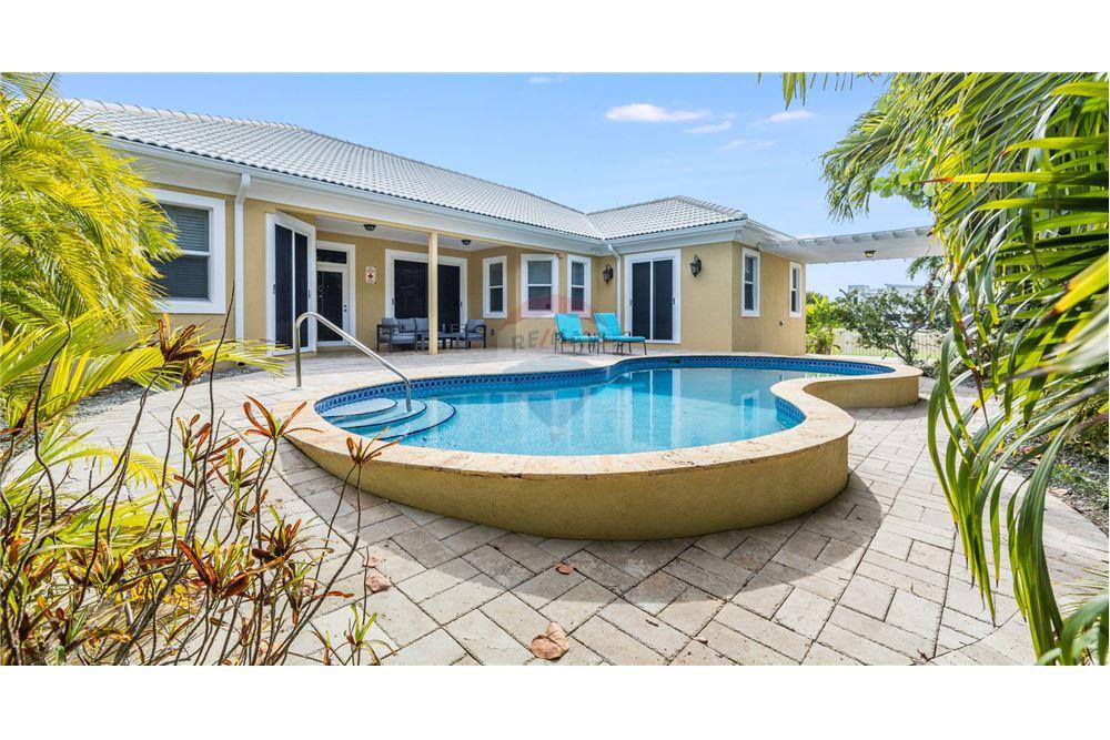 Villa - Te Koop - W Bay North East, West Bay, Cayman Islands - 28 - 90146012-238