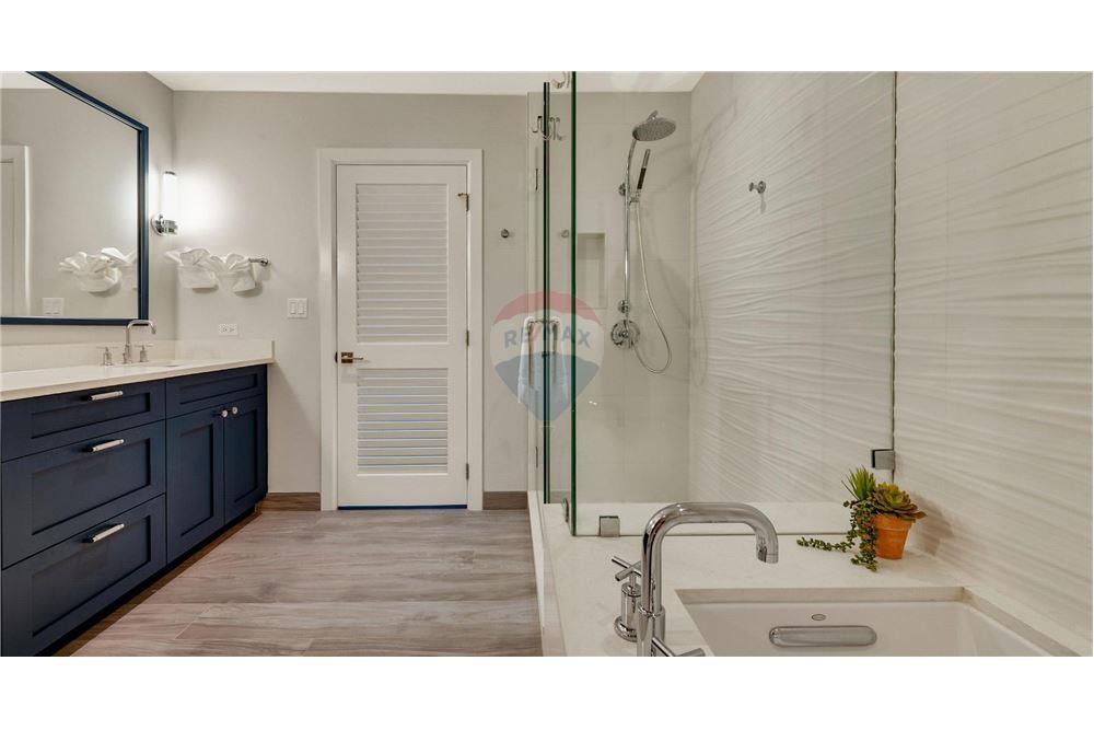 Condo/Apartment - For Sale - W Bay Bch South, Seven Mile, Cayman Islands - 24 - 90146002-433