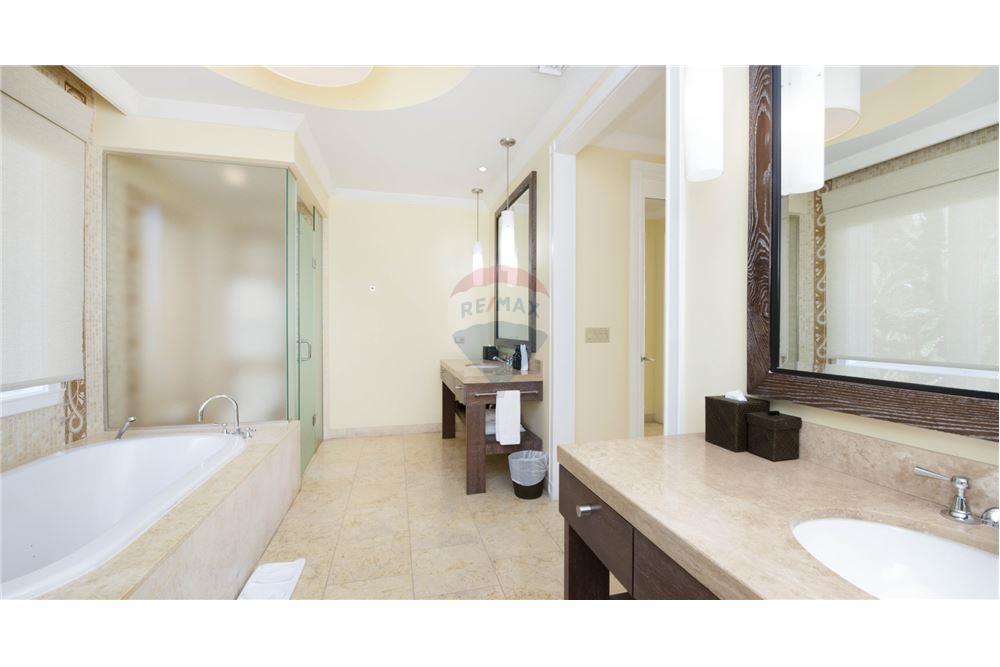 Condo/Apartment - For Sale - W Bay Bch South, Seven Mile, Cayman Islands - 24 - 90146013-835