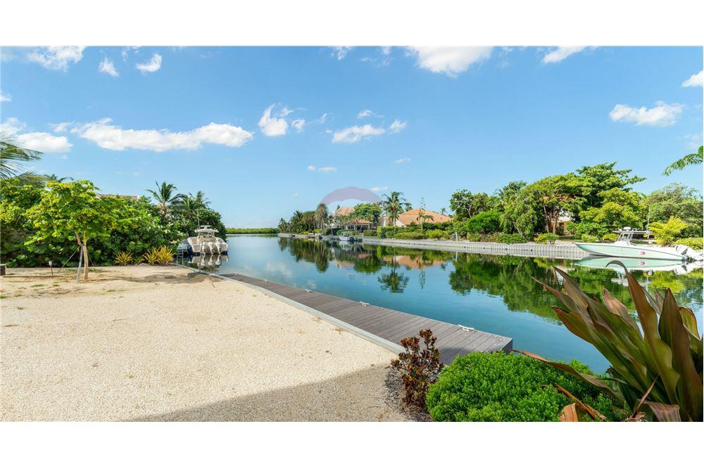 Villa - For Sale - W Bay Bch North, West Bay, Cayman Islands - 29 - 90146034-194