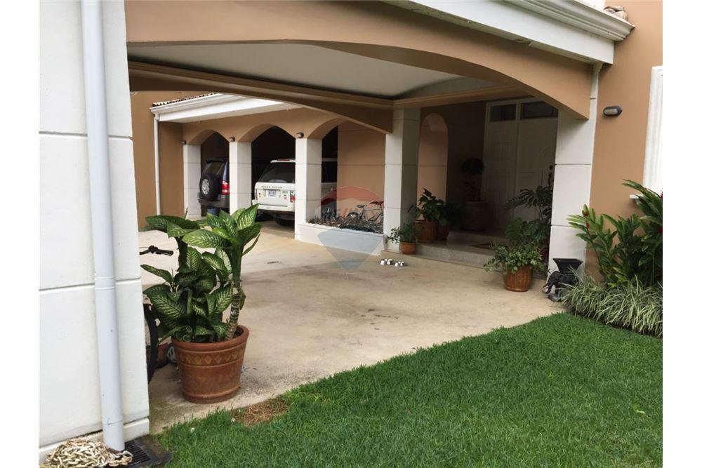 Villa - For Sale - Curridabat, San José - Curridabat, Costa Rica - 18 - 901251002-34