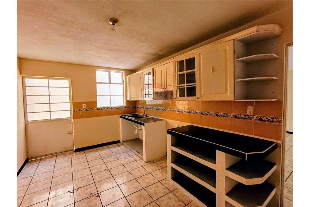 Villa - Venta - San Lucas Sacatepéquez, Sacatepéquez, Guatemala - 2 - 90129016-37