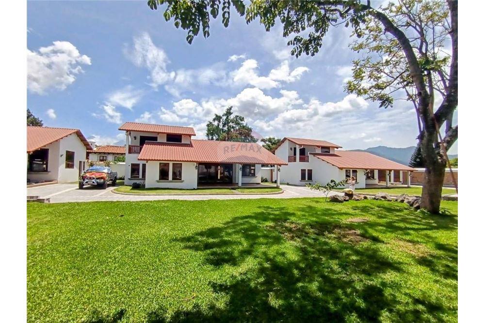 Villa - Venta - La Antigua Guatemala, Sacatepéquez, Guatemala - 2 - 90129009-115